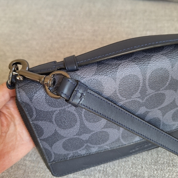 Coach Double Zip Travel Organizer In Signature Canvas NWT - Picture 2 of 12